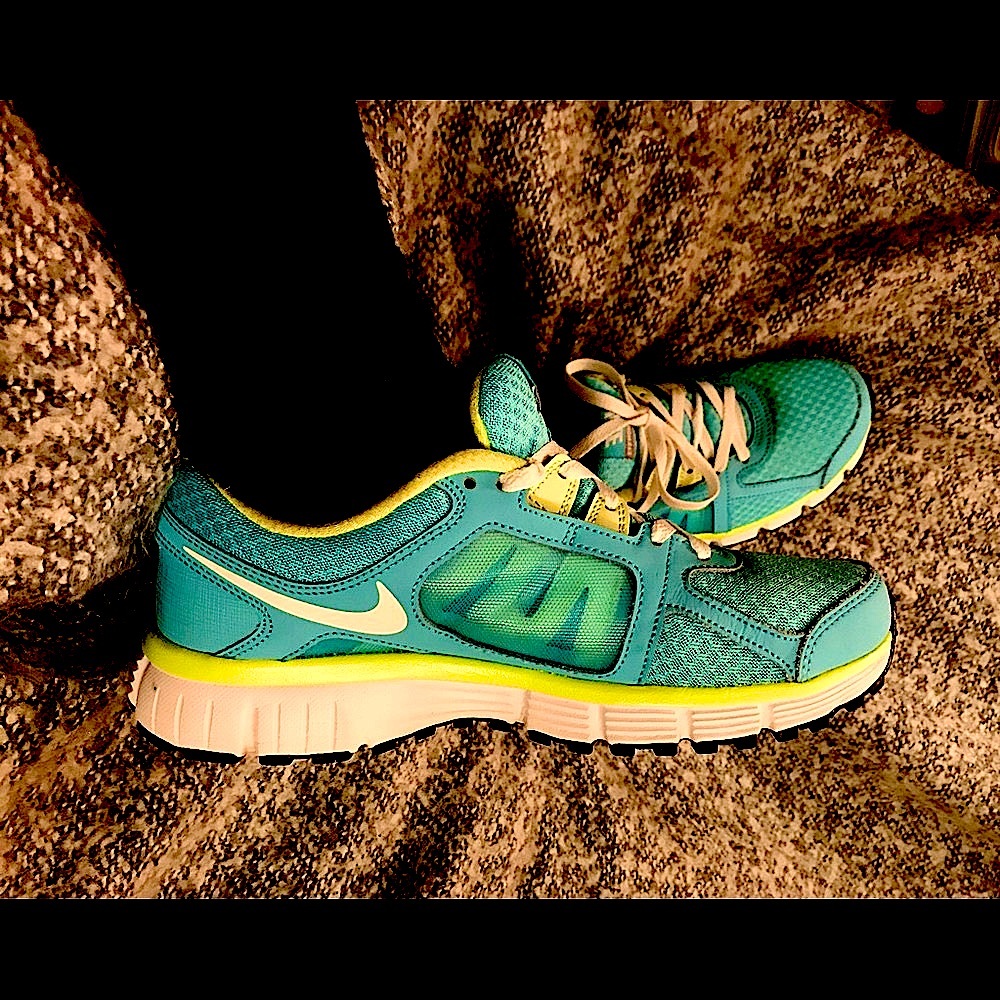 Shoes - Picture 3 of 11